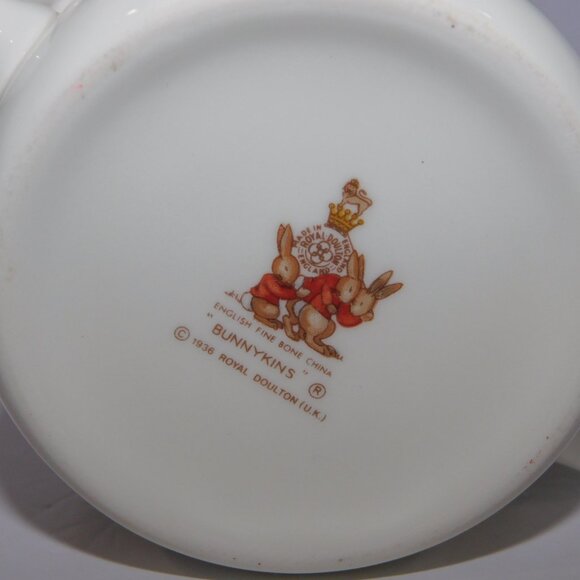 VTG Royal Doulton Bunnykins Double 2 Handled Mug Ice Cream Cart Hiker Bone China - Picture 6 of 8